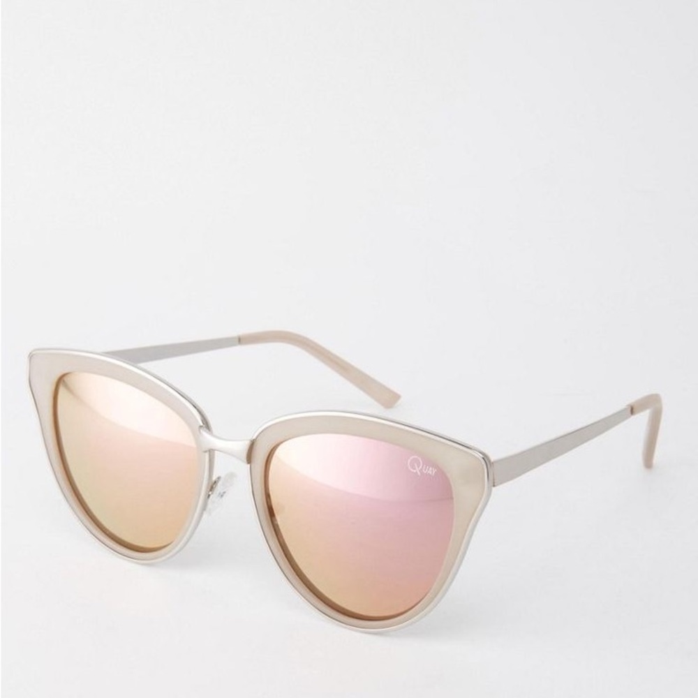 Quay Australia Every Little Thing cat eye sunglasses - silver / pink